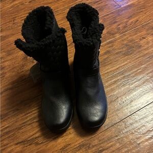 Totes Black Quilted Boots